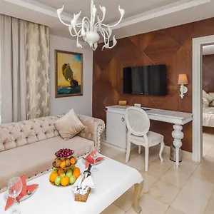 Family Room Private Bathroom